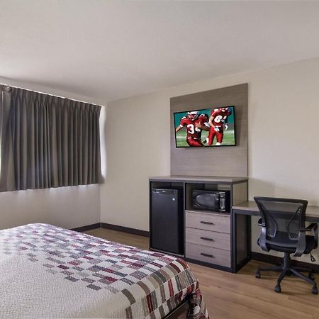 Red Roof Inn & Suites Brunswick I-95 Extérieur photo