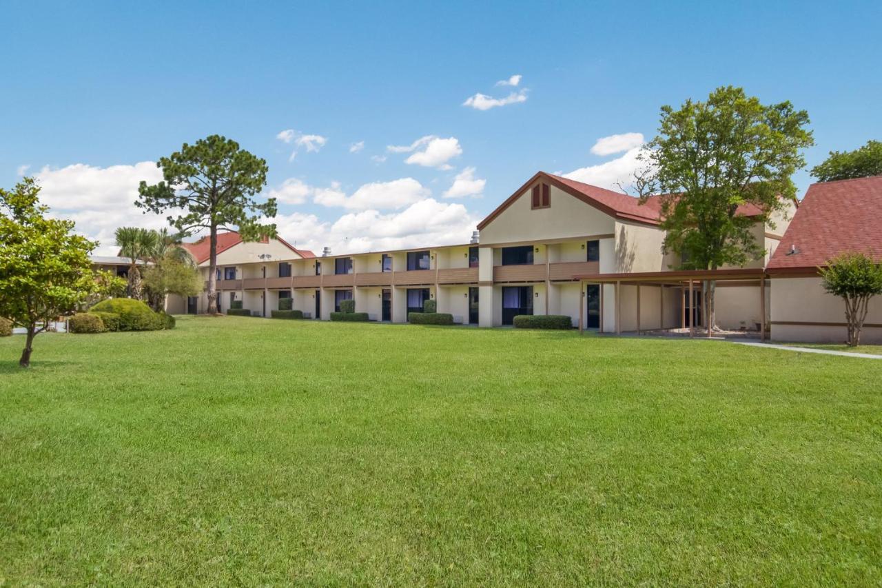 Red Roof Inn & Suites Brunswick I-95 Extérieur photo