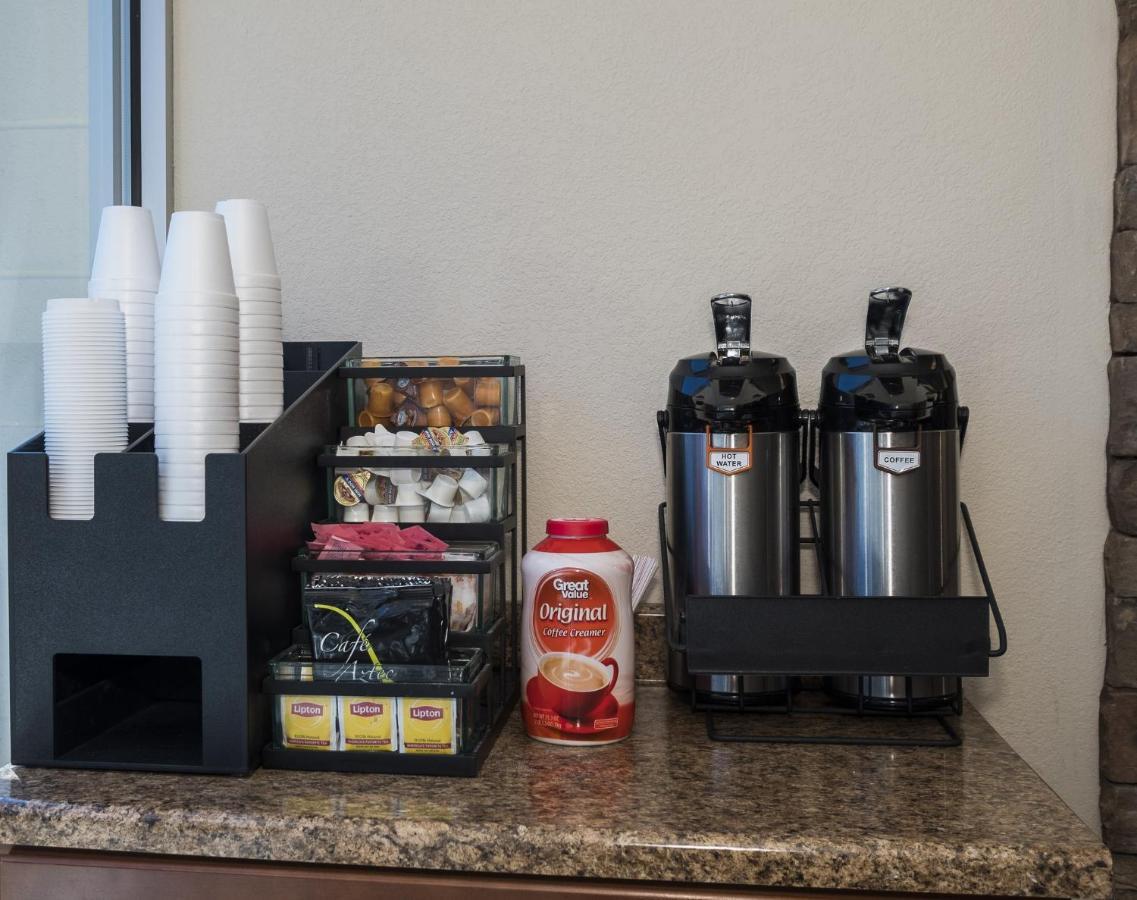Red Roof Inn & Suites Brunswick I-95 Extérieur photo